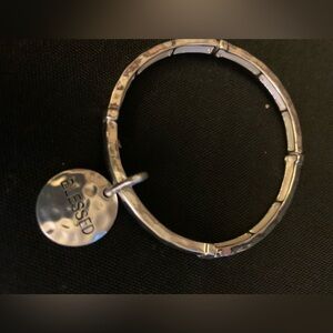 Silver tone stretch bracelet (bundle saver)